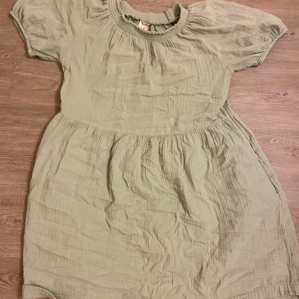 Universal Thread Sage Green Midi Dress